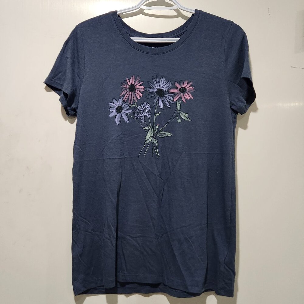 Gap women  T -Shirt , Medium, Gray in color